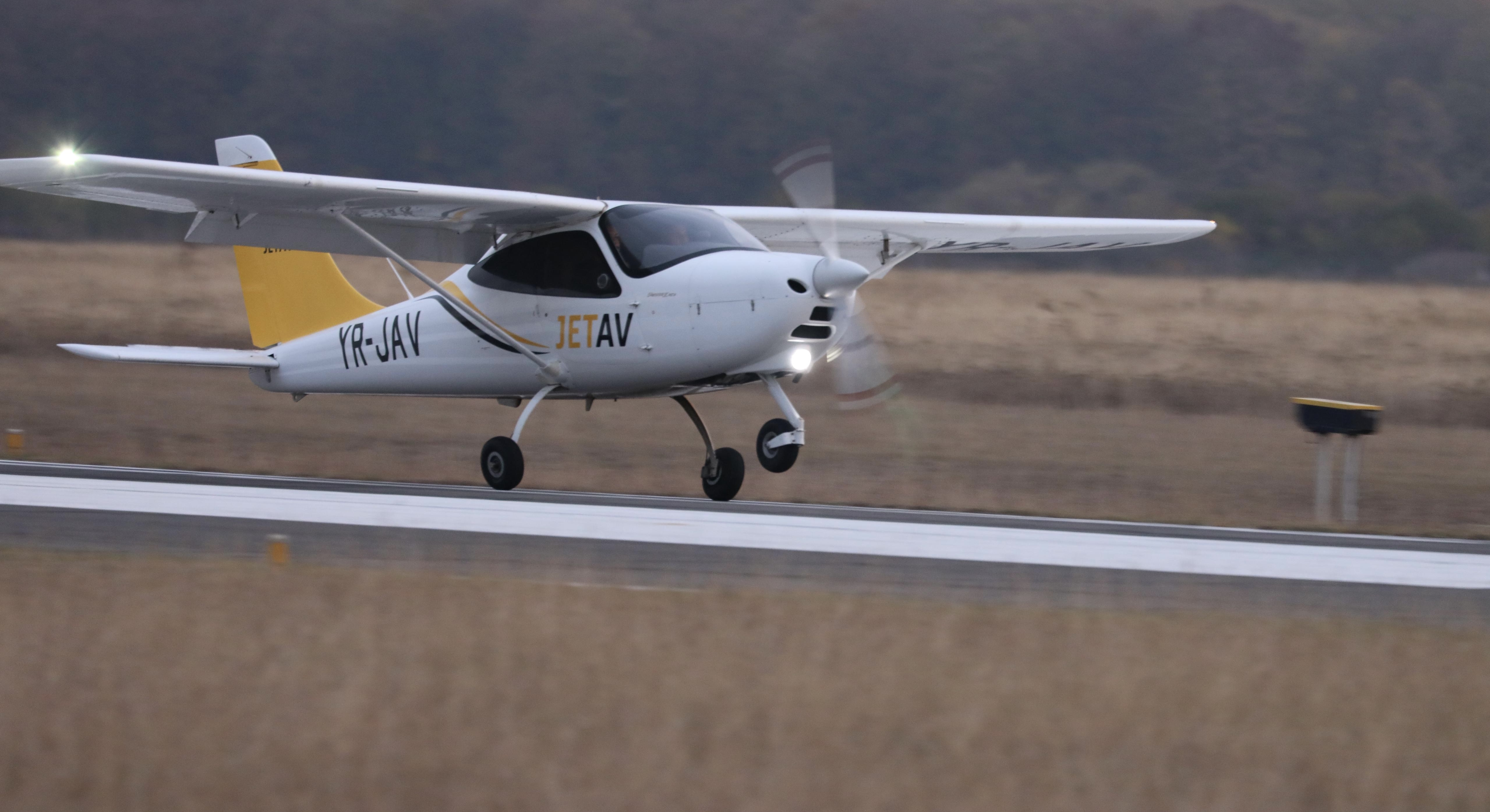 Parcursul către Aviația<br />Comercială