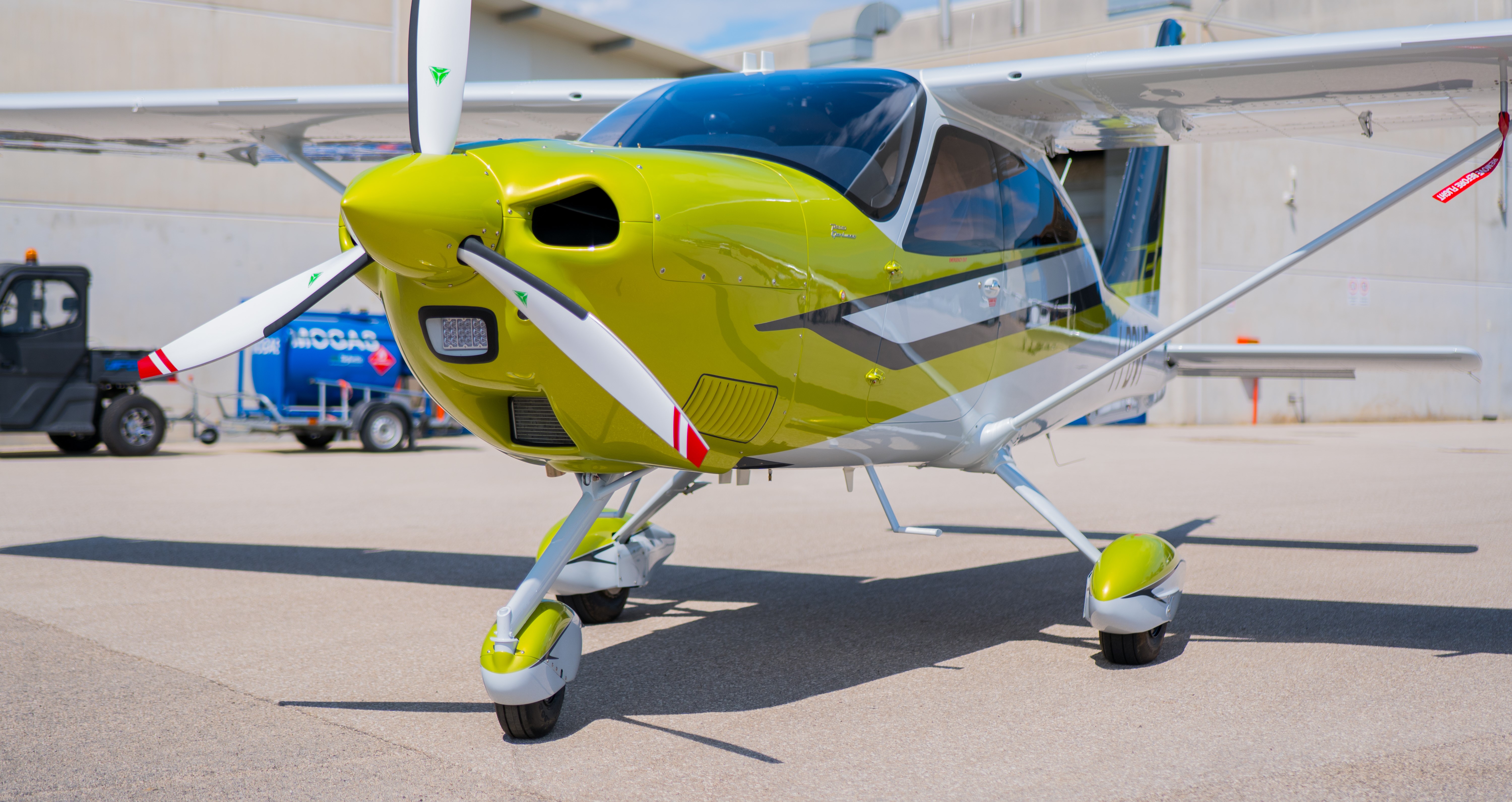 Descoperă Tecnam P2010 –<br />Gran Lusso (1)