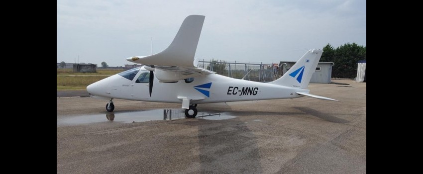 EAS Barcelona Flight School  choose Tecnam