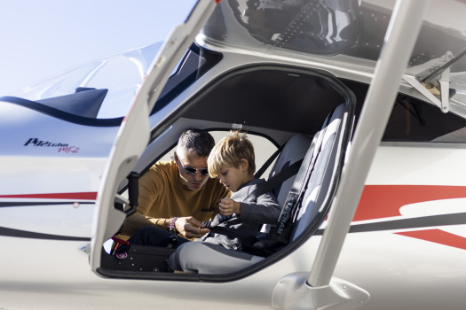 Avioane Certificate vs Avioane Ultraușoare