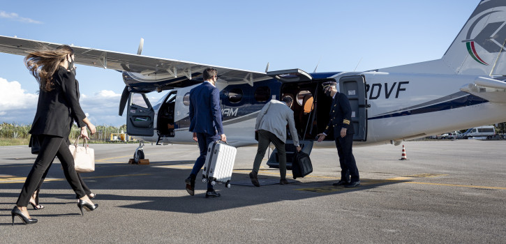 Tecnam livrează primul P2012 Traveller cu motoare Continental, bazat în SUA, către un proprietar privat